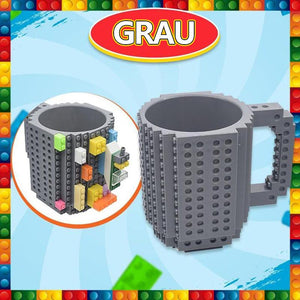 Aufgebauter LEGO Becher