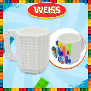 Aufgebauter LEGO Becher