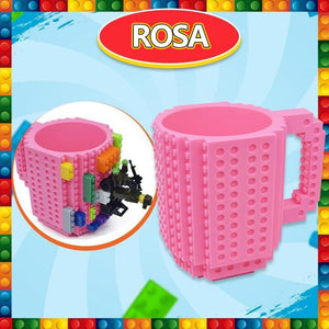 Aufgebauter LEGO Becher