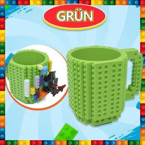 Aufgebauter LEGO Becher