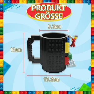 Aufgebauter LEGO Becher