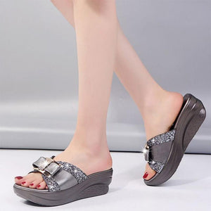 Neue Sommer Shiny Glitter PU Keilsandalen