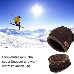 Warm Strickmütze und Schal mit Fleecefutter