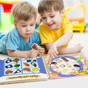 Beschäftigtes Buch für Kinder zur Entwicklung von Lernfähigkeiten