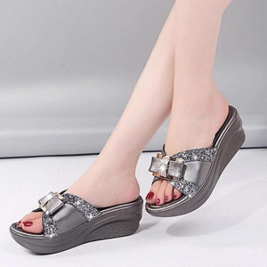 Neue Sommer Shiny Glitter PU Keilsandalen